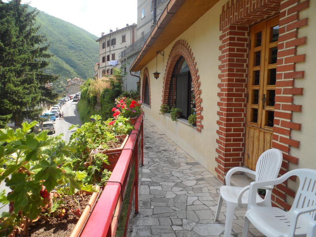 Grotta Dei Colombi Hotel Scanno Exterior photo